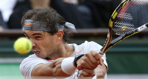 نادال يتأهل بصعوبة إلى نصف نهائي بطولة الدوحة للتنس